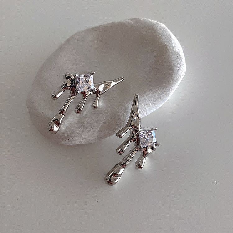 Alma Earring