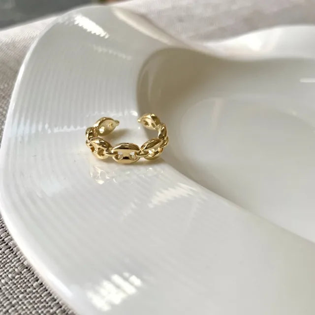 Octavia Ring